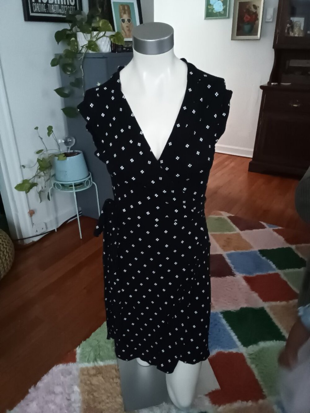 Gap t shirt material wrap midi dress. Black and white print, size XS.